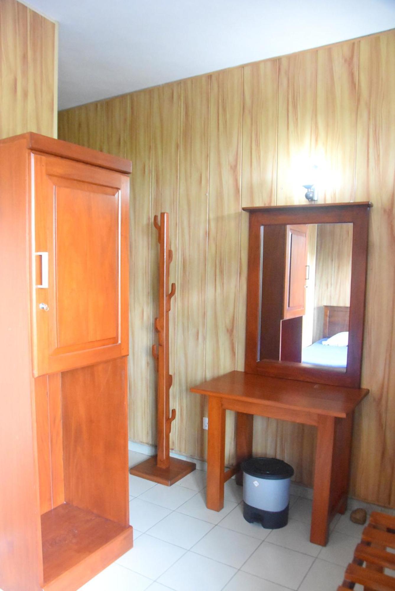 Rathna Gems Halt Hotel Ratnapura Exterior photo