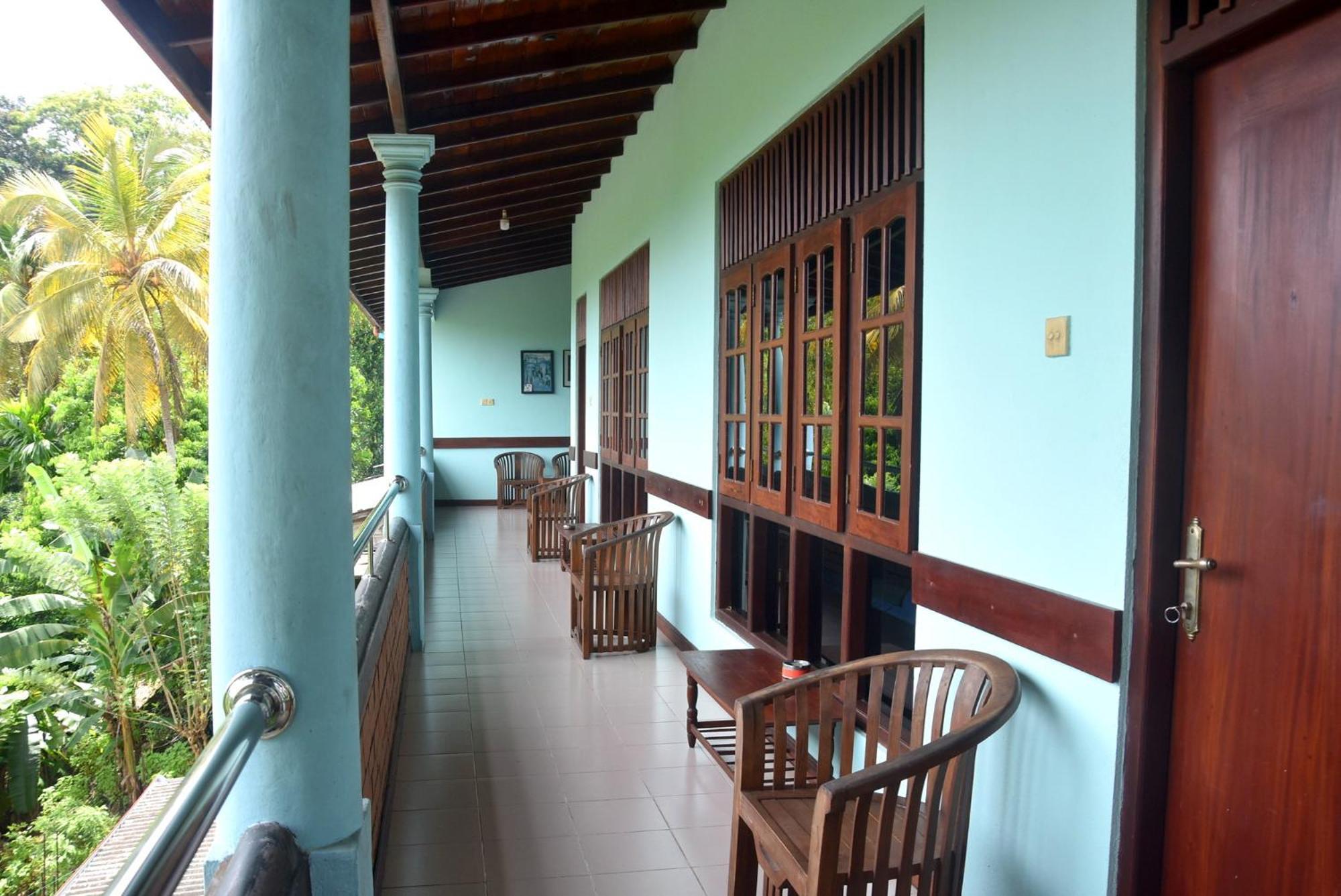 Rathna Gems Halt Hotel Ratnapura Exterior photo